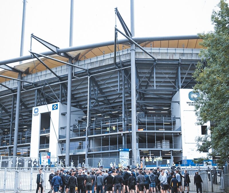 21/22 – 02 – Ham­bur­ger SV vs. SG Dyna­mo Dresden