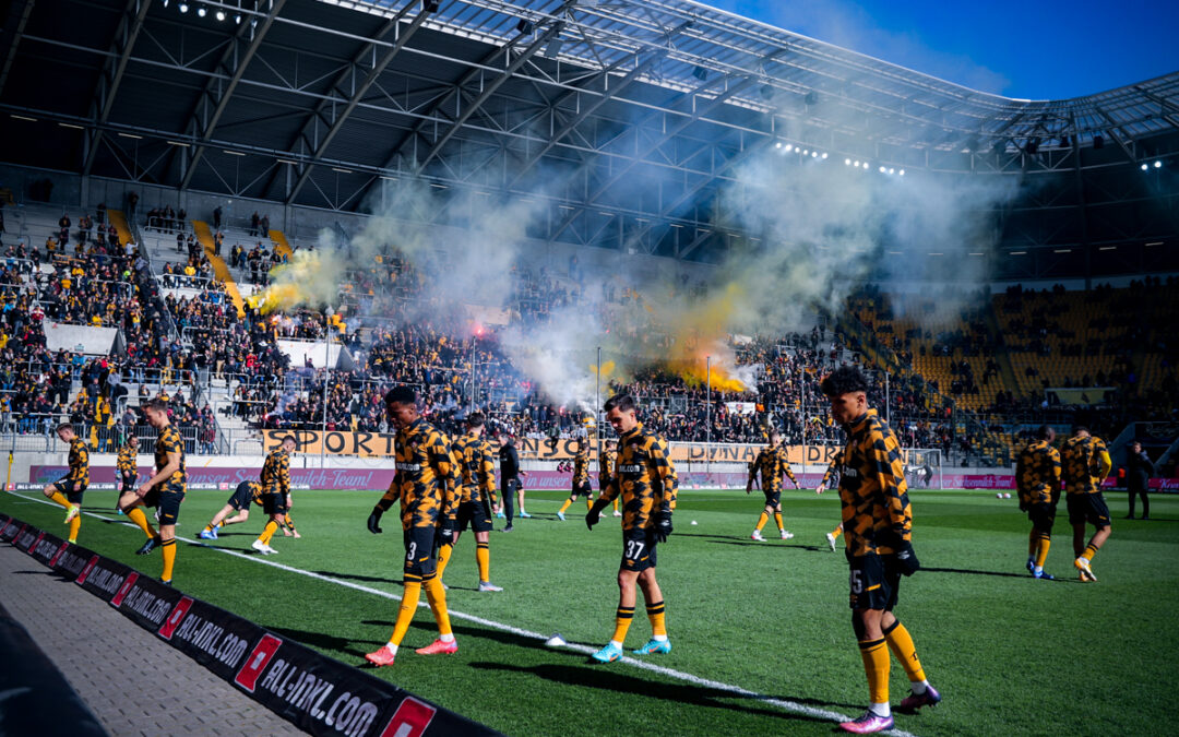 21/22 – 26 — SG Dyna­mo Dres­den vs. FC St.Pauli